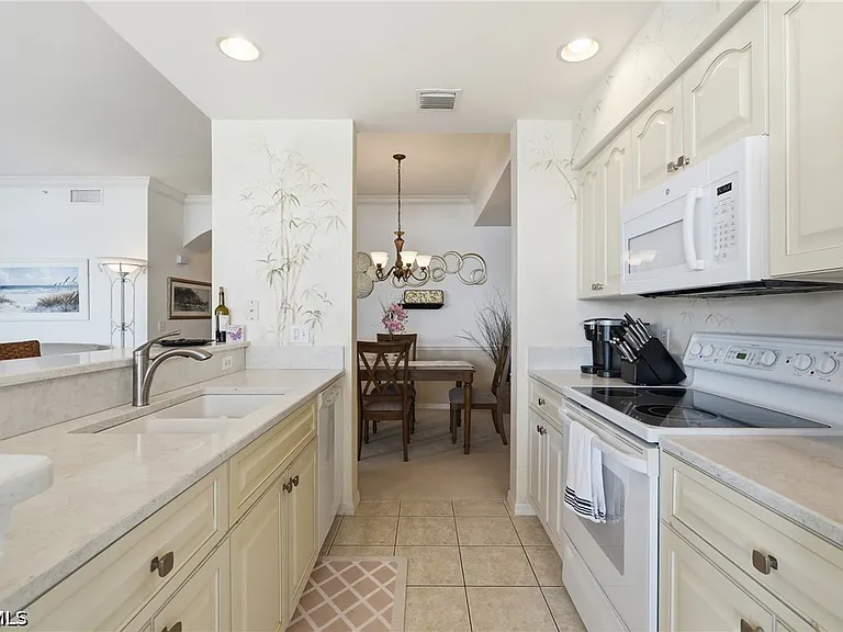 10480 Washingtonia Palm Way #1126 — Photo 14