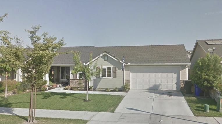 2nd image of 366 E Huntsman Ave