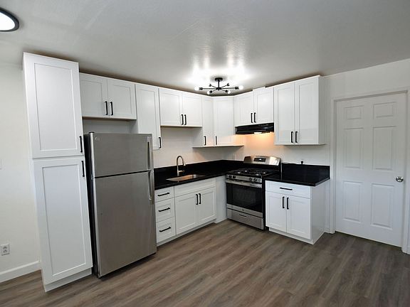 3rd image of 604 6th St #13