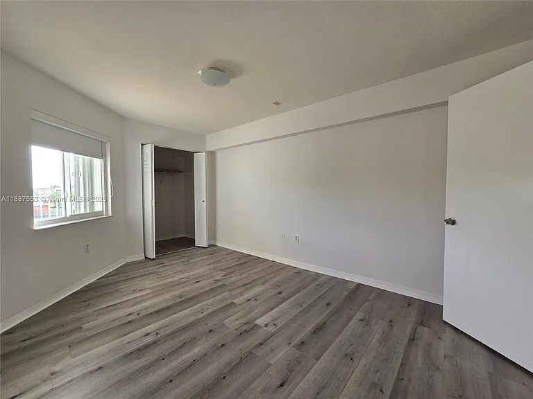 637 SW 3rd St #404 — Photo 3