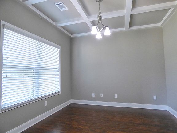 4th image of 50 Peacock Dr