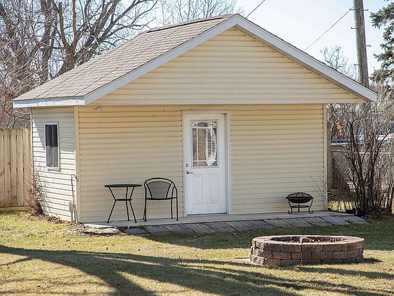 5th image of 225 Marie Ave