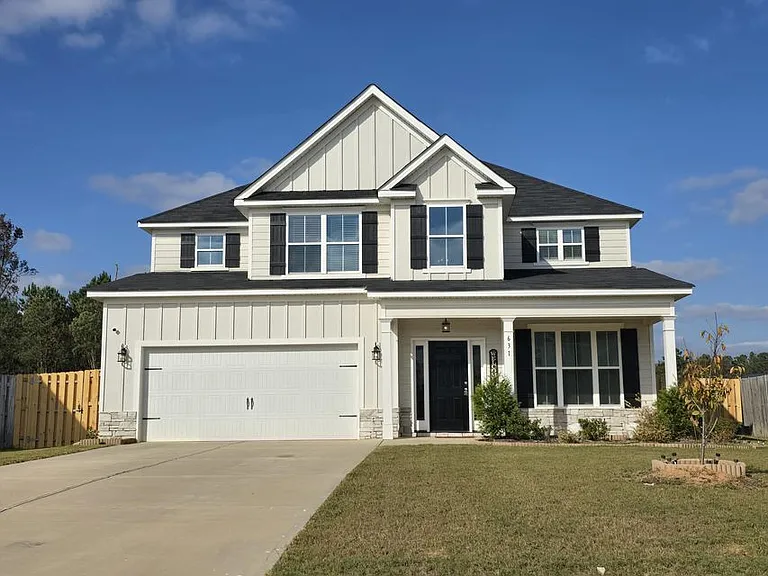 631 Garland Trl — Photo 1