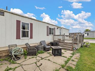 400 22 1/2 St NW, Stewartville, MN 55976