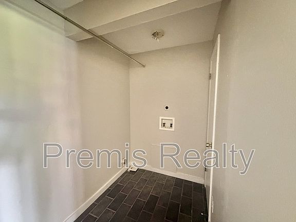 5th image of 200 Country Club Dr #104-1