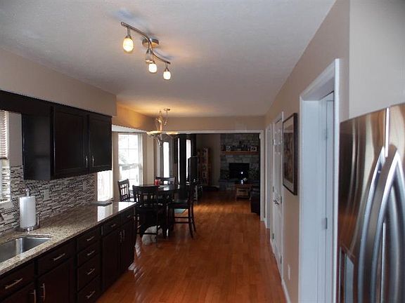 5th image of 6325 Carriageview Ln