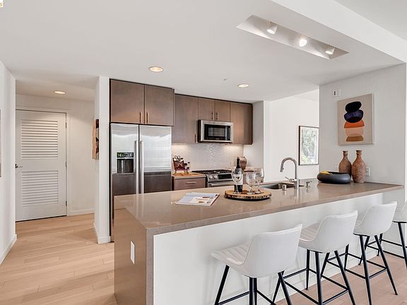 3rd image of 51 Innes Ct APT 204