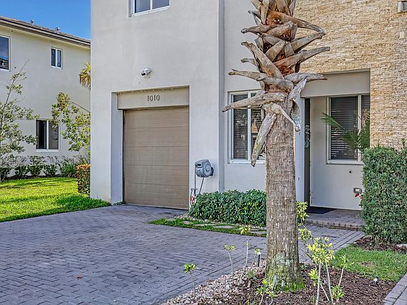 2nd image of 1010 Pioneer Way