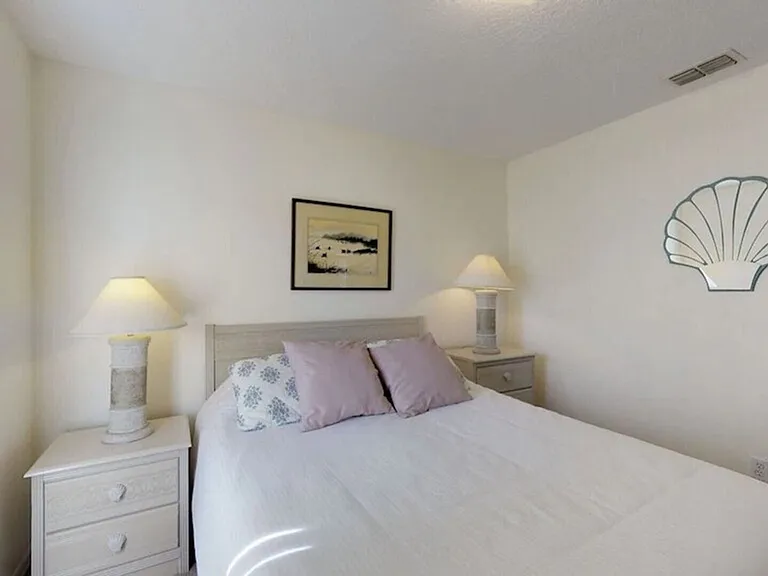 1398 N Foxrun Ter — Photo 40