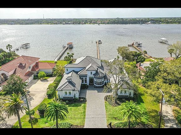 3rd image of 332 John Anderson Dr