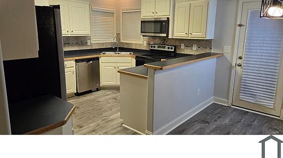 2nd image of 249 Tulip Ln
