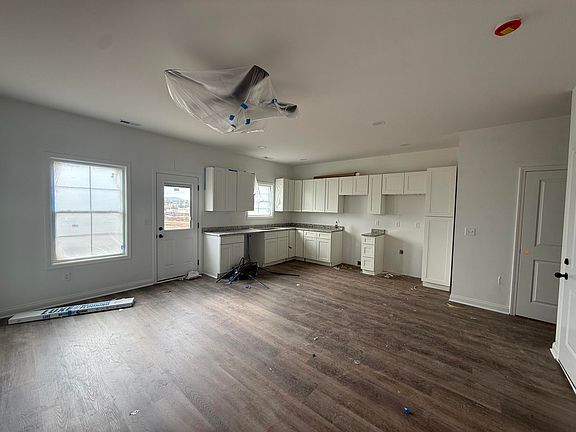 3rd image of 844-2 Ridgewood Dr