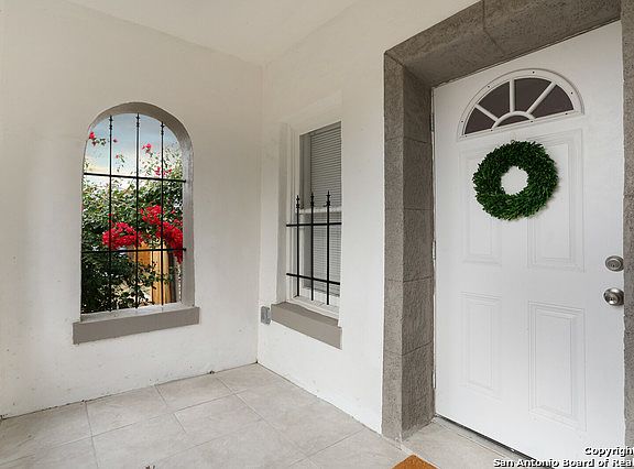 5th image of 513 Greer St