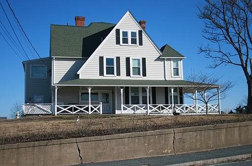 2nd image of 172 Warren Ave #B