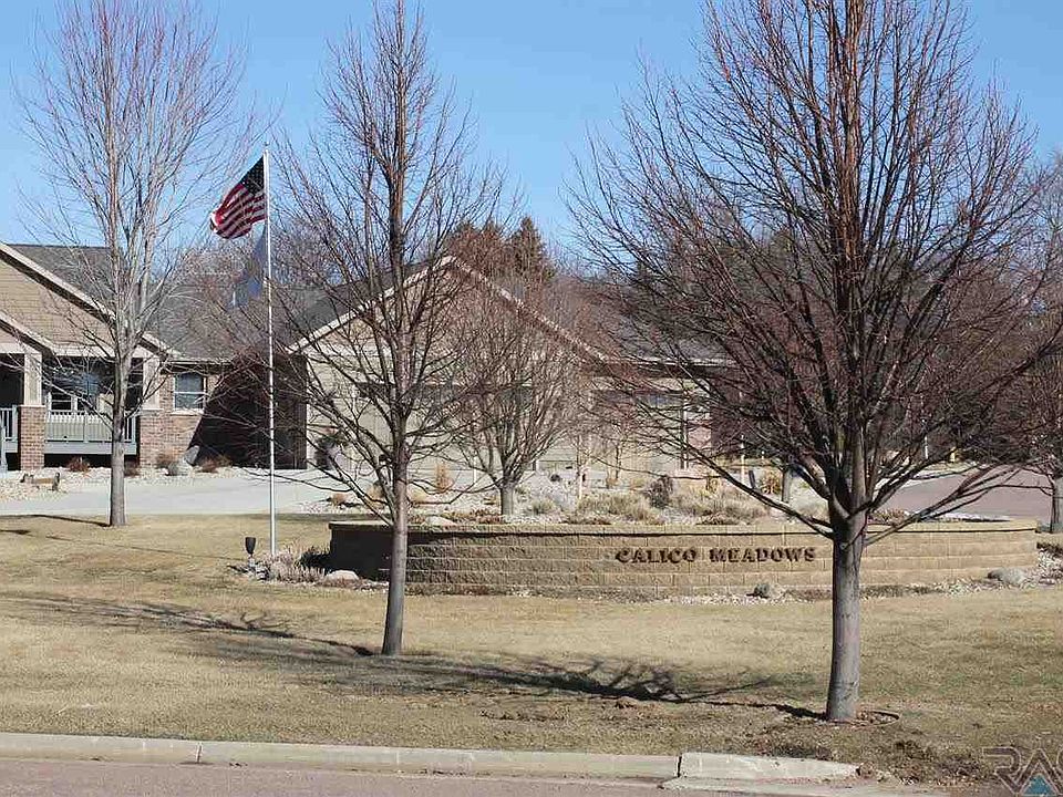 2nd image of Calico Pl