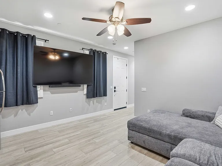 24545 Rosette Ln — Photo 20
