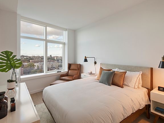 4th image of 123 Linden Blvd #8C