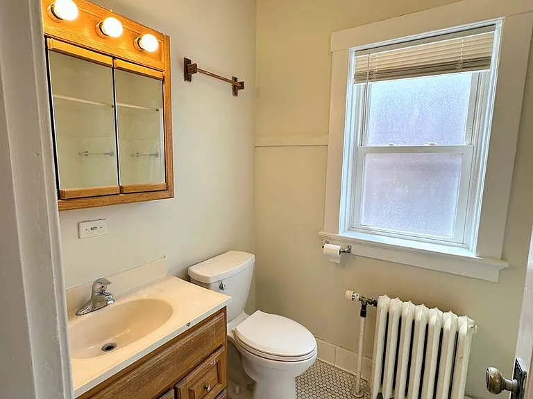 812 State St — Photo 14