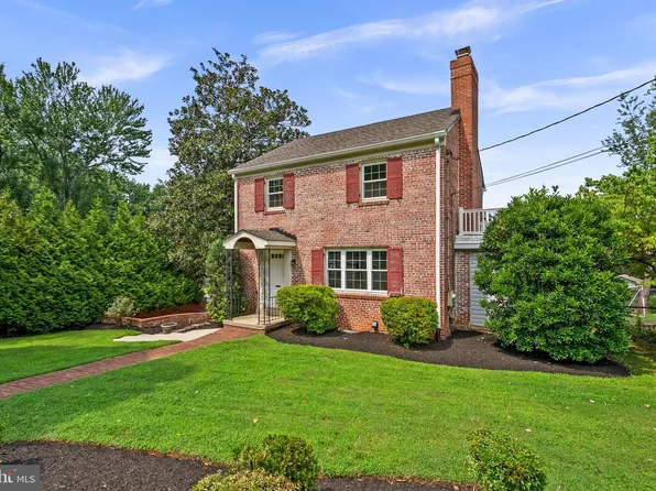 5711 Wyngate Dr, Bethesda, MD 20817