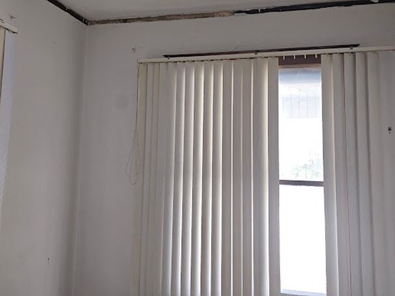 4th image of 1045 N Monroe St
