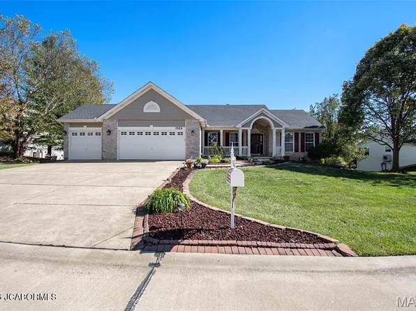 1504 Prospector Trl, Wentzville, MO 63385