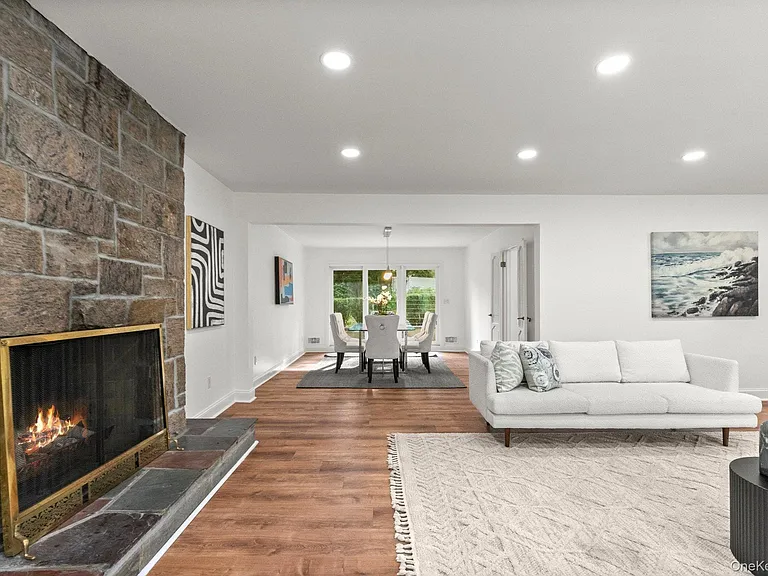 1341 Pelhamdale Ave — Photo 8