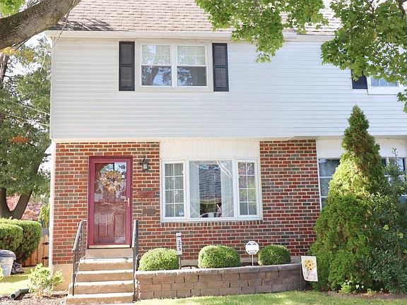 2nd image of 323 Warwick Ave