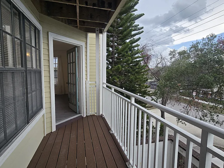 1000 W Horatio St #220 — Photo 34