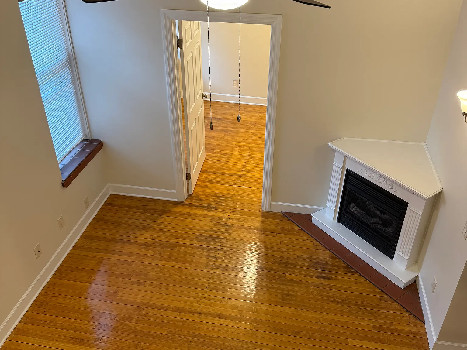 Chapel Hill Apartments — Photo 4
