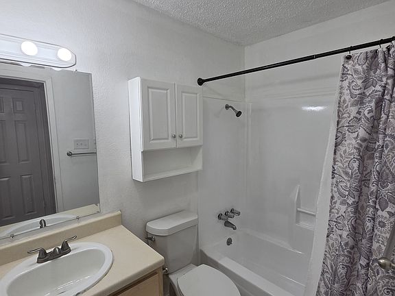 5th image of 601 Harbour Ave APT 205