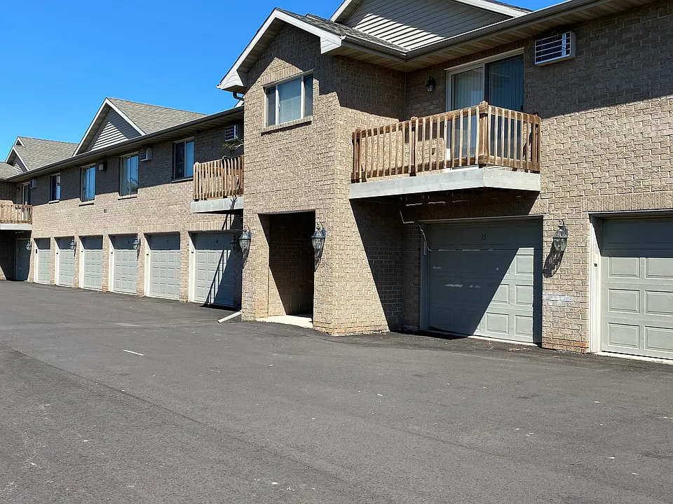 671 Green Bay Rd #13
