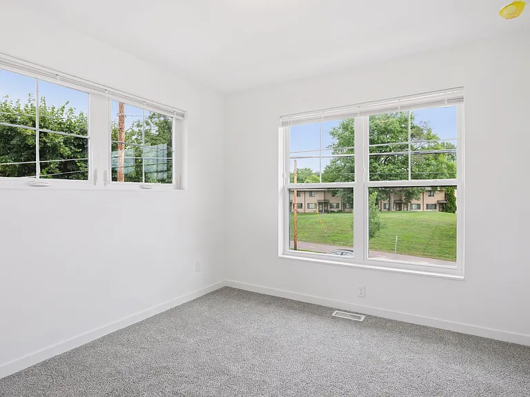 2062 Como Ave #2 — Photo 18