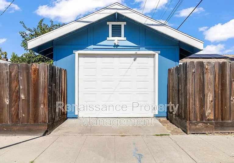 400 E Ellis St — Photo 25