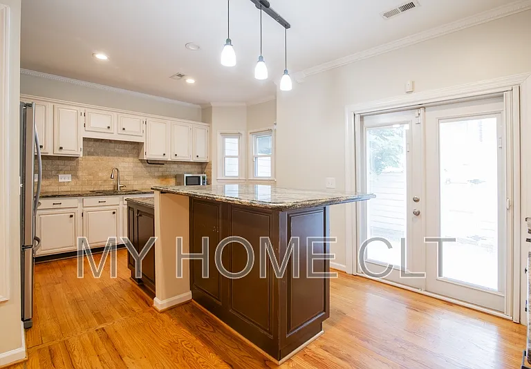 807 Greenleaf Ave #1 — Photo 14