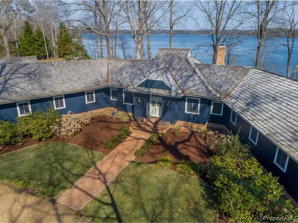 1081 Holland Point Rd, Dutton, VA 23050