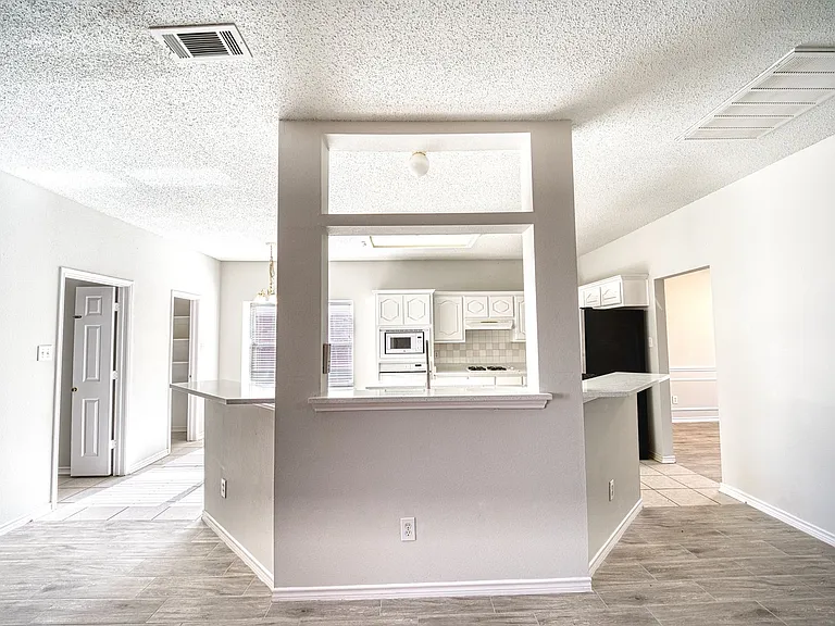 1532 Tanglewood Dr — Photo 14