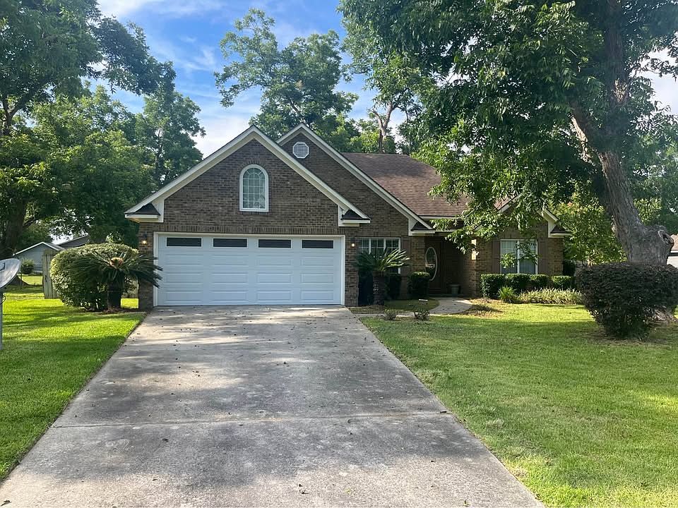 1st image of 3824 Brookfield Dr