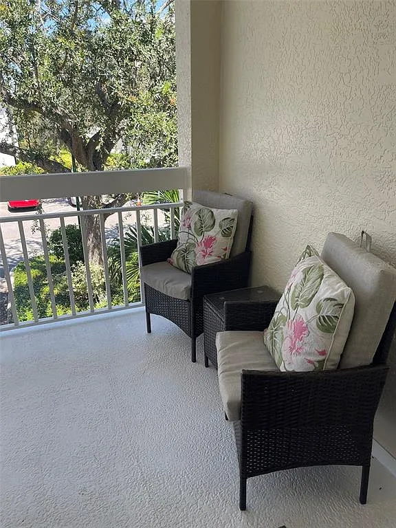 3 bed, 3.0 bath, 1439 sqft, $4,000 — Photo 3