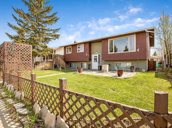13 W Park Rd, Strathmore, AB T1P 1H6