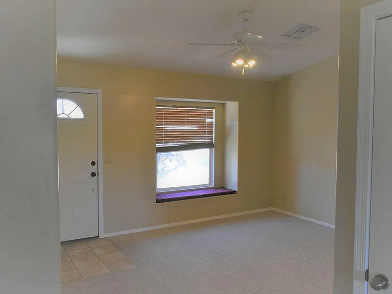 1506 S Pheasant Ln — Photo 9