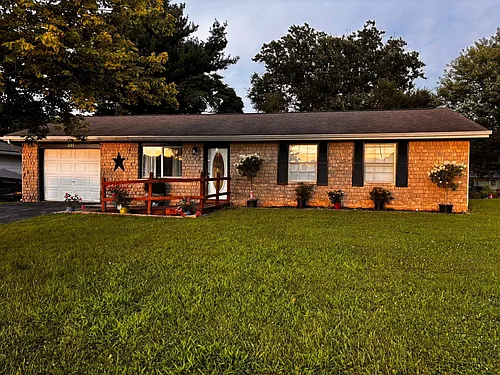 335 N Sycamore Dr Photo 1