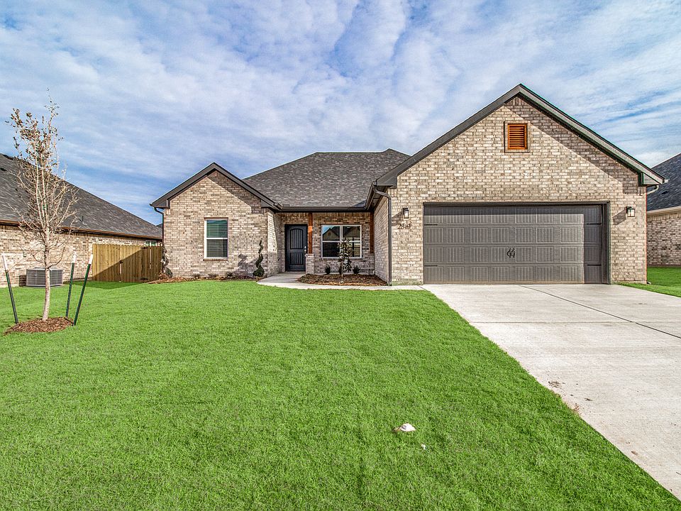 1st image of 2819 Orchid Dr