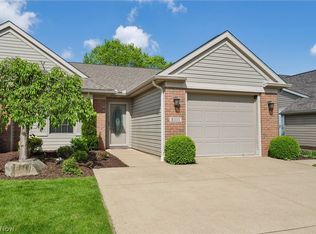 2111 Lakefield Dr, Huron, OH 44839