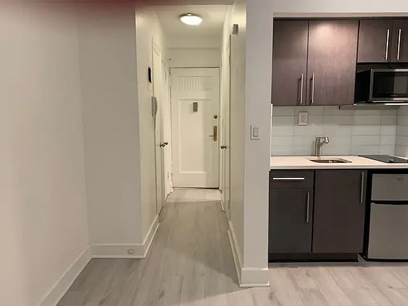 4th image of 25 Tudor City Pl APT 915