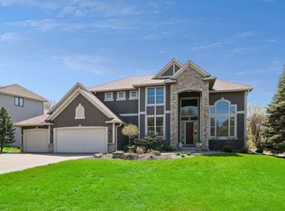 1997 Topaz Dr, Chanhassen, MN 55317