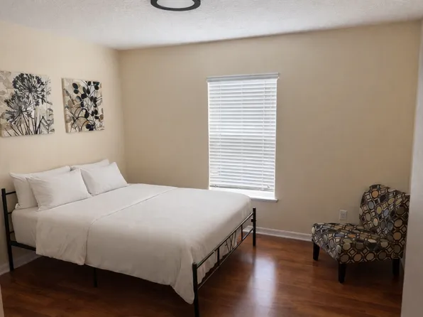 147 Cabrillo Dr #B, Groveland, FL 34736