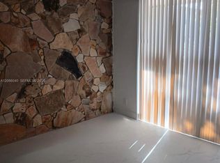 8405 NW 8th St APT 311, Miami, FL 33126