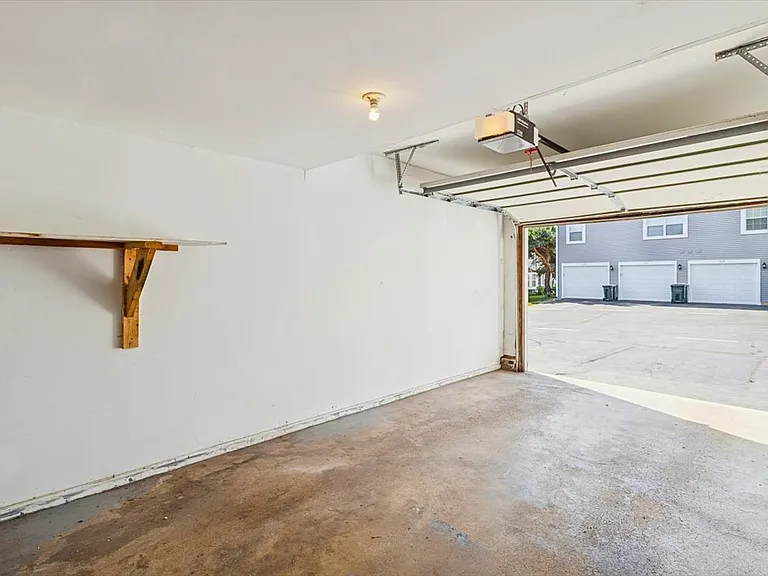 445 N Cambridge Dr — Photo 25