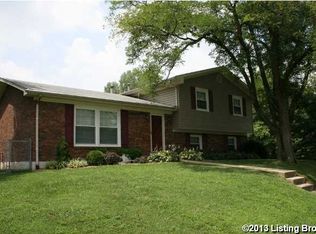 3700 Saint Edwards Dr, Jeffersontown, KY 40299