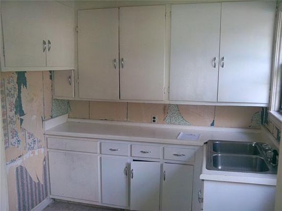 3rd image of 216 N Trigg Ave #21